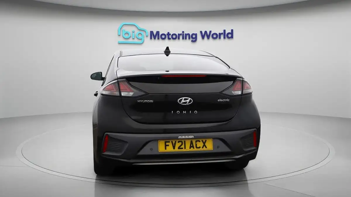 2021-hyundai-ioniq-e-premium-se-electric-100kw-big-6