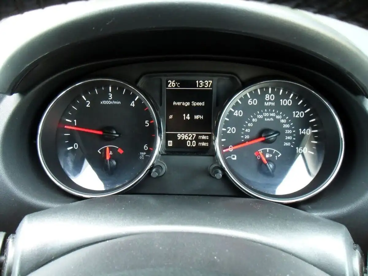 2010-nissan-qashqai-15td-acenta-big-74