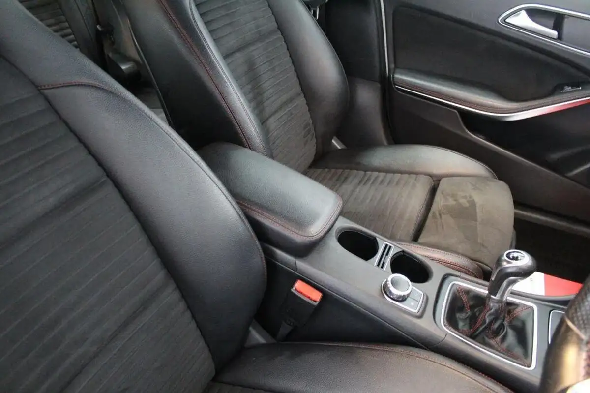 2017-mercedes-benz-a-class-15d-a180d-amg-line-ss-big-42