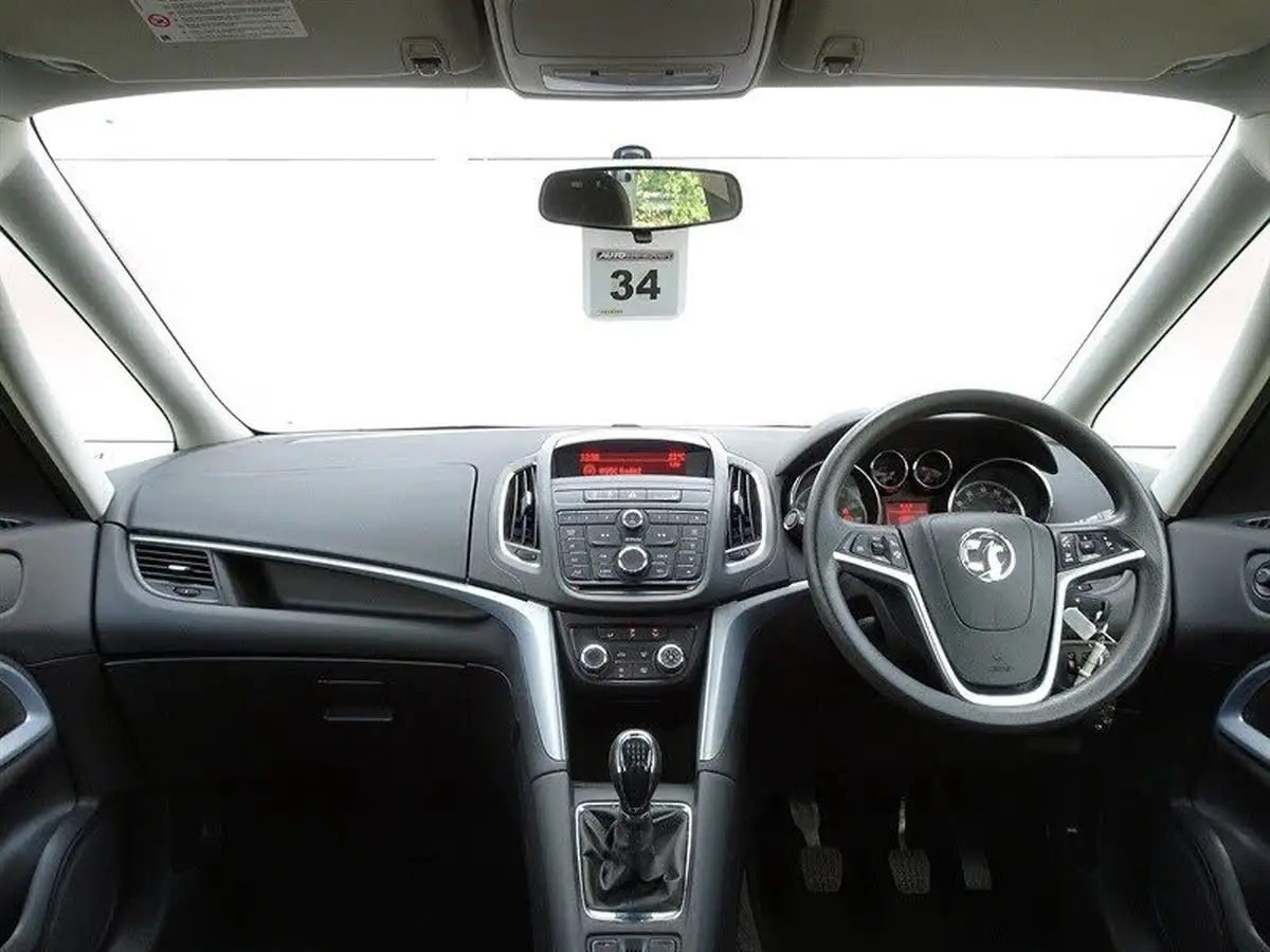 2014-vauxhall-zafira-tourer-14-exclusiv-big-9