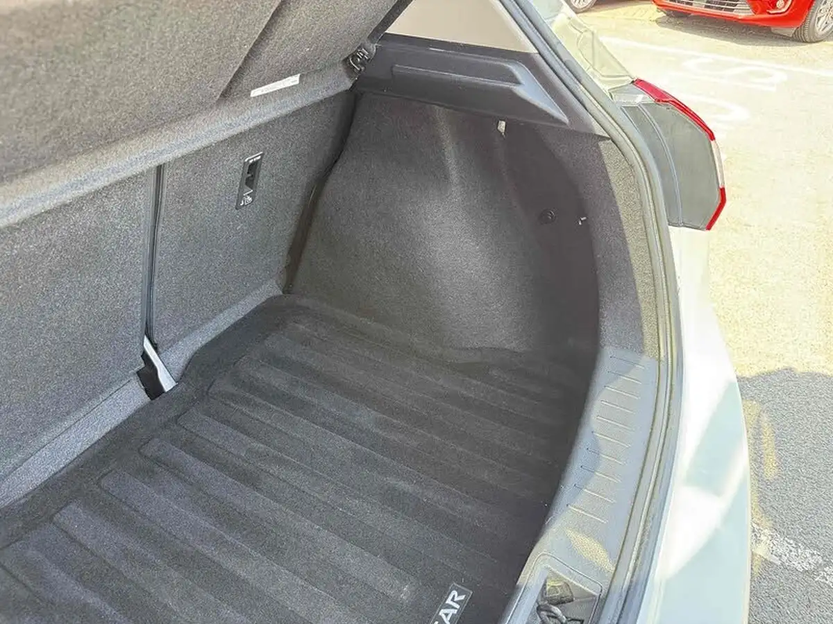 2016-nissan-pulsar-16-dig-t-tekna-big-19