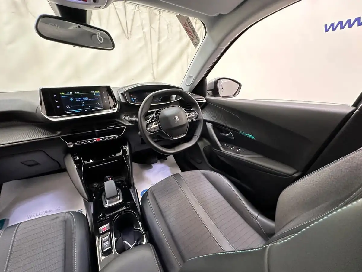 2021-peugeot-208-e-allure-premium-50kwh-big-20