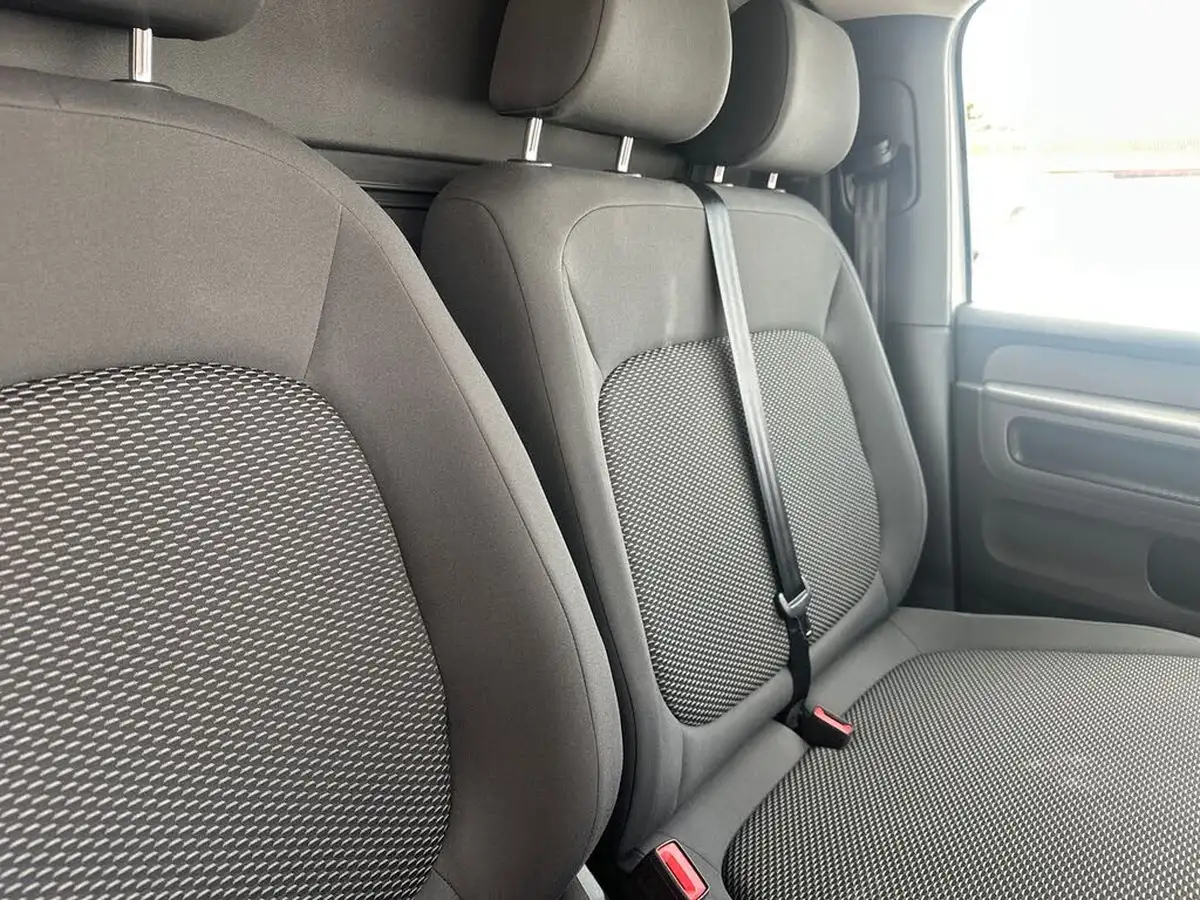 2024-volkswagen-id-buzz-cargo-e-commerce-plus-286ps-79kwh-big-26