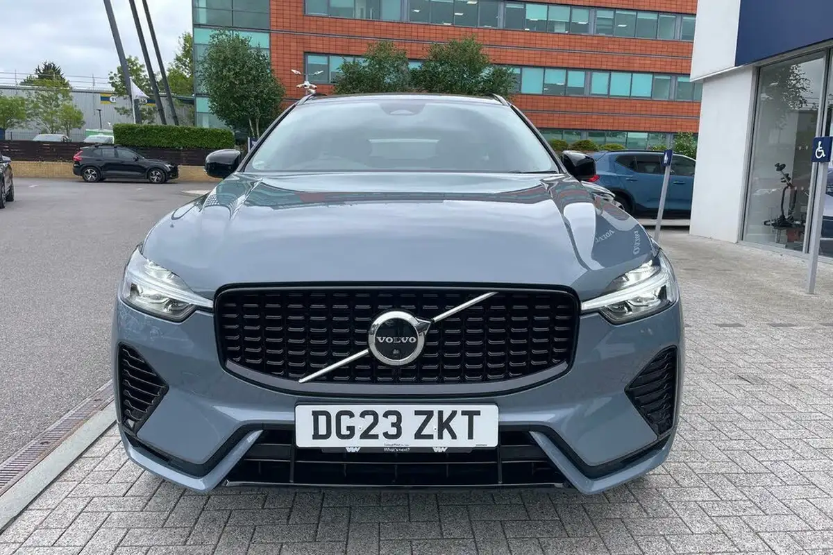 2023-volvo-xc60-20-b5-plus-big-11
