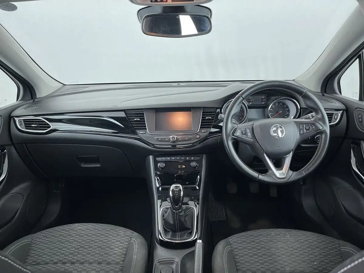 2018-vauxhall-astra-14i-sri-hatchback-big-7