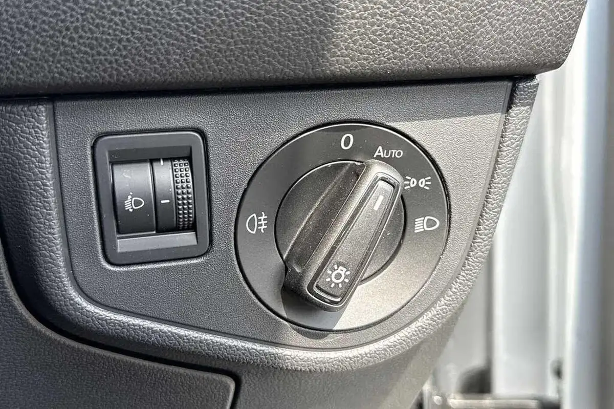 2025-volkswagen-polo-10-tsi-match-dsg-big-29