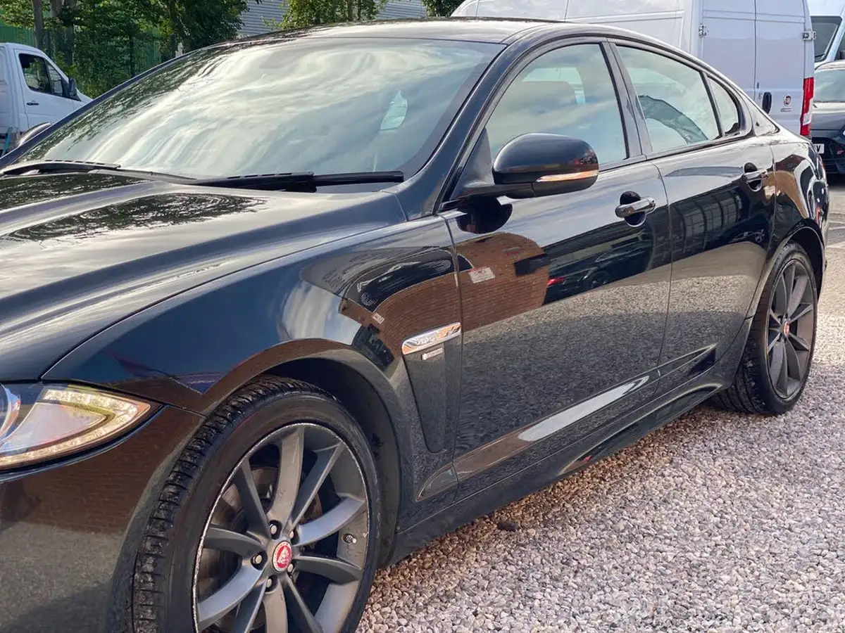 2014-jaguar-xf-22td-r-sport-200ps-saloon-4d-big-29