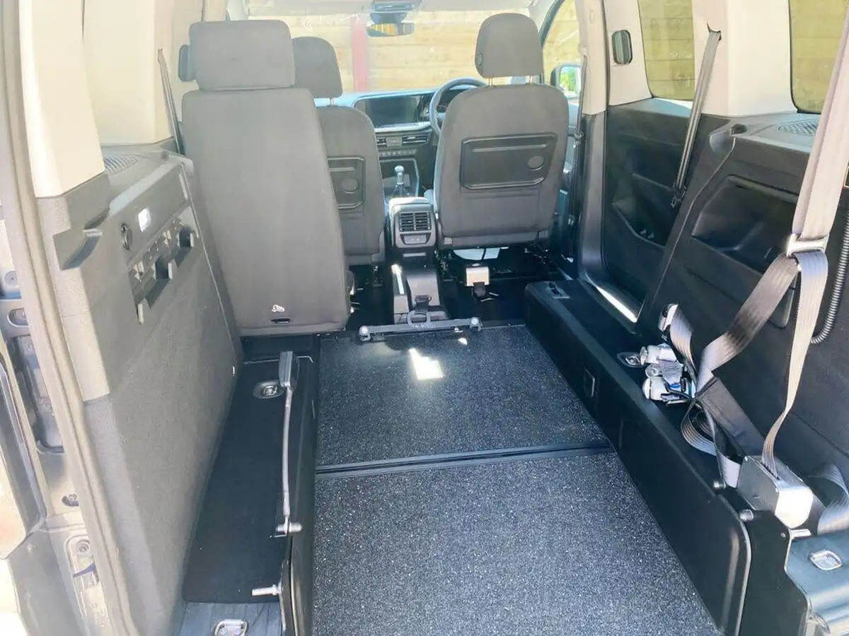 2023-ford-tourneo-connect-20-titanium-big-13