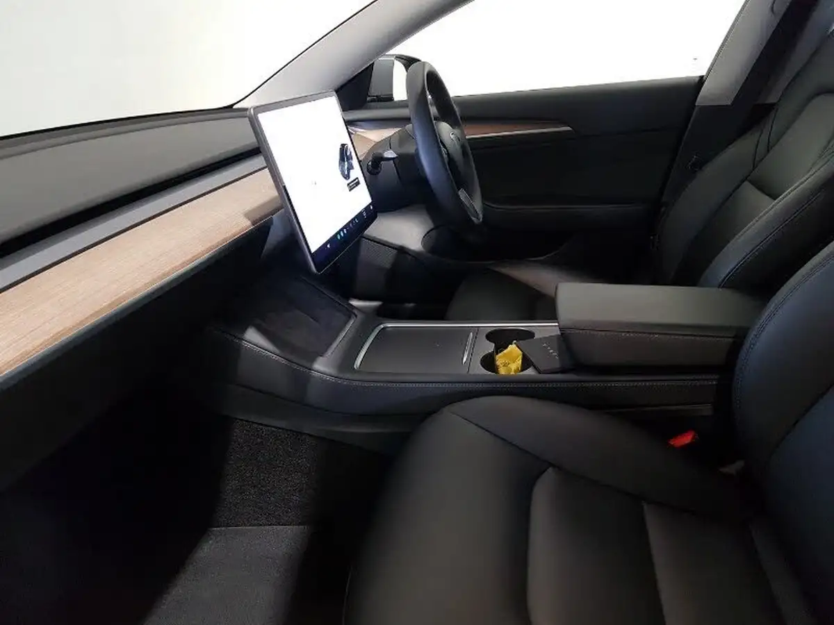 2021-tesla-model-3-e-standard-plus-big-4