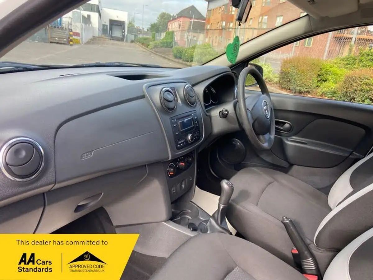 2015-dacia-sandero-12-ambiance-big-16