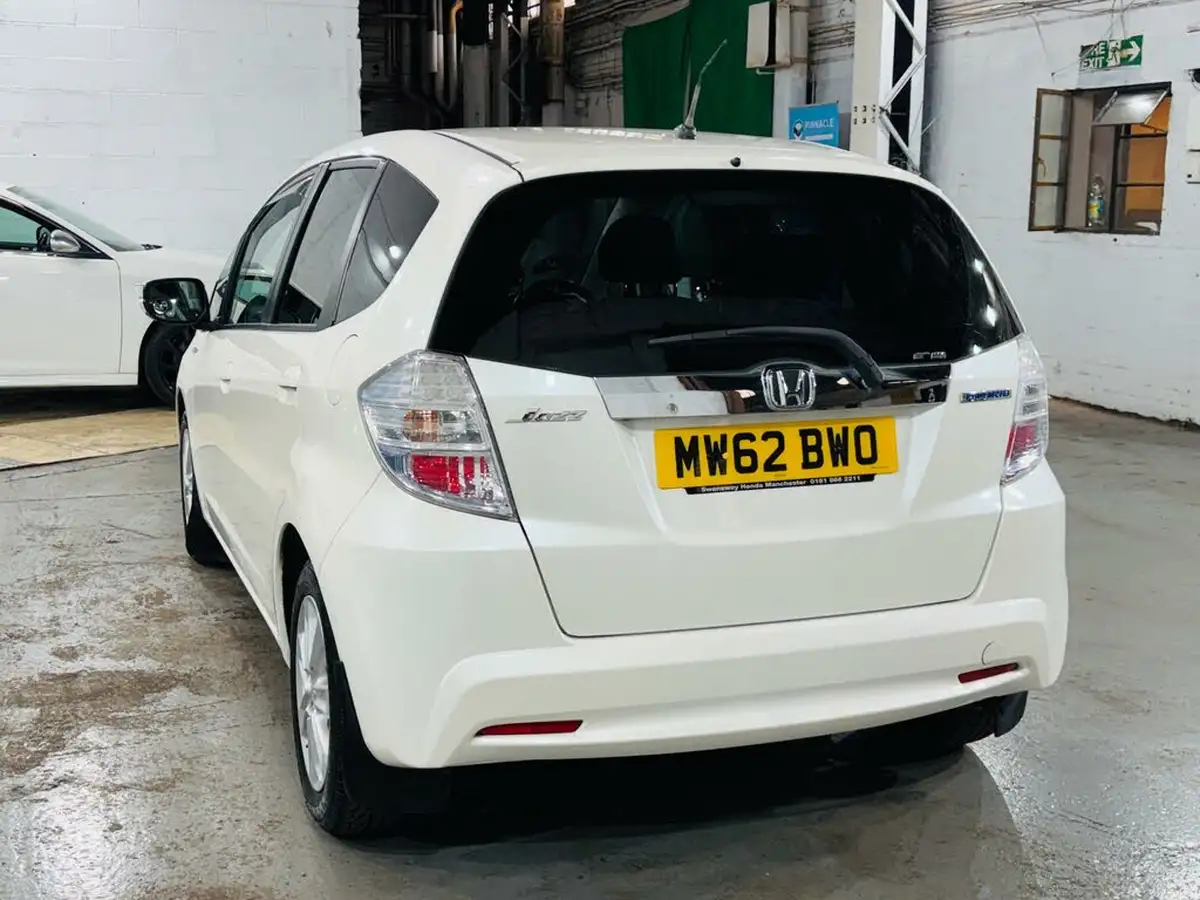 2012-honda-jazz-13-hs-big-5