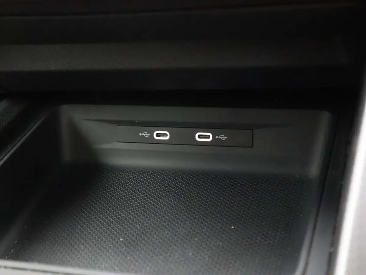 2022-seat-leon-big-28
