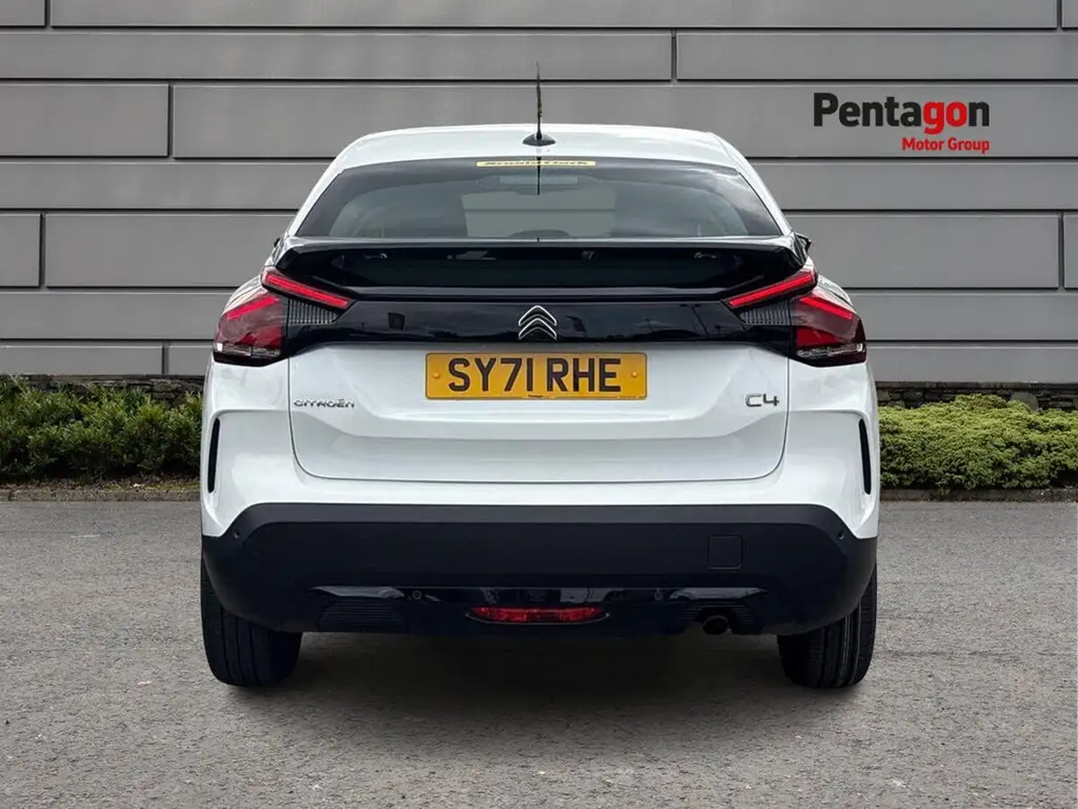 2021-citroen-c4-12-puretech-sense-big-16