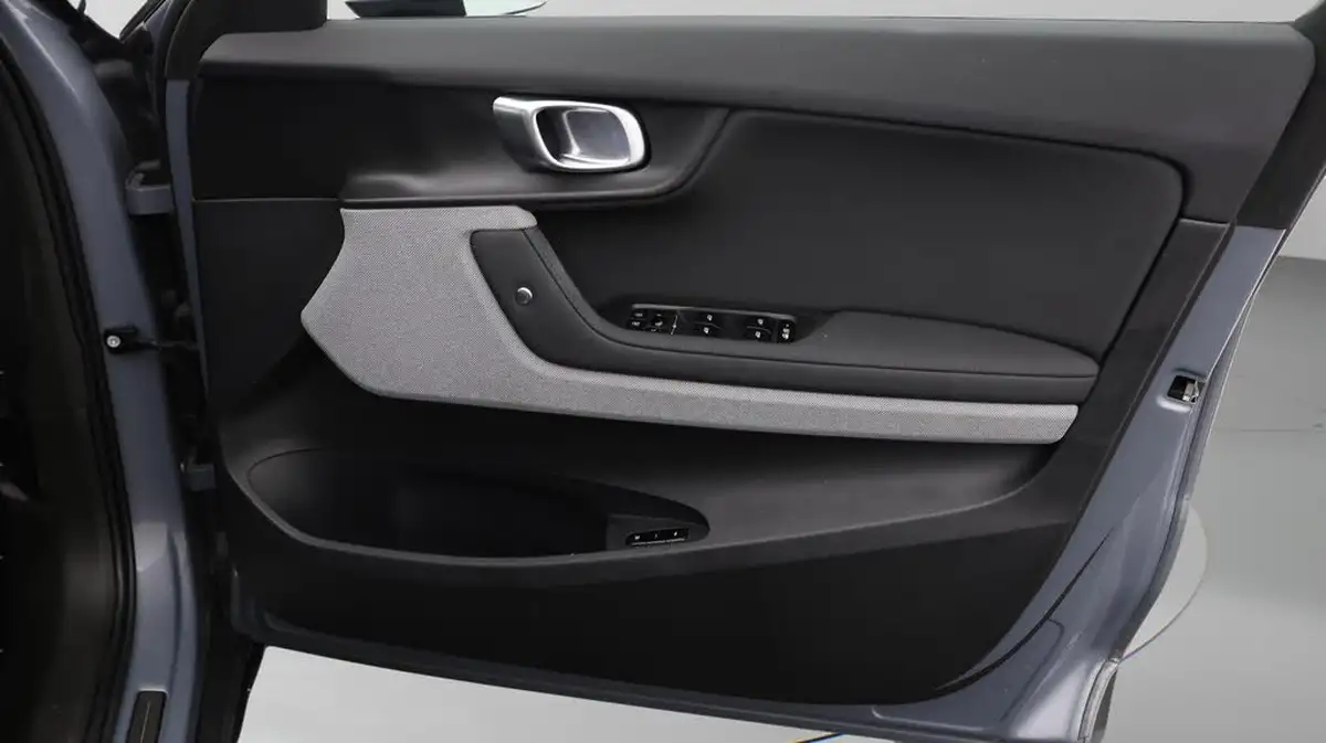 2022-polestar-polestar-2-big-15