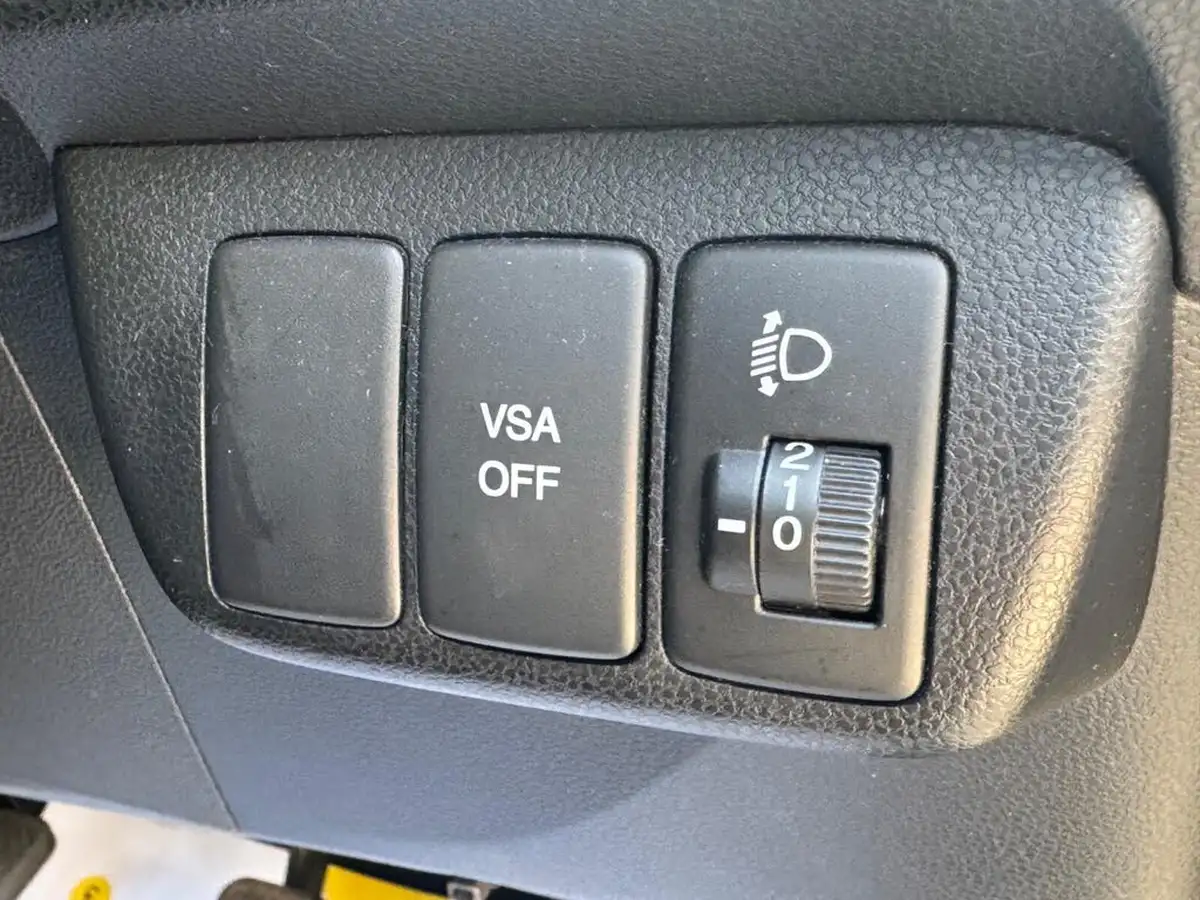 2010-honda-jazz-12-s-big-16