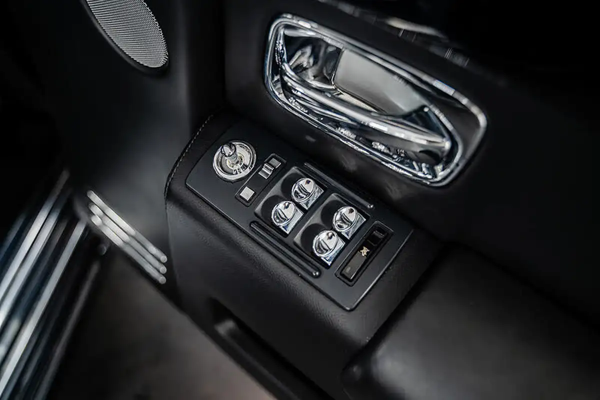 2012-rolls-royce-phantom-67-big-29