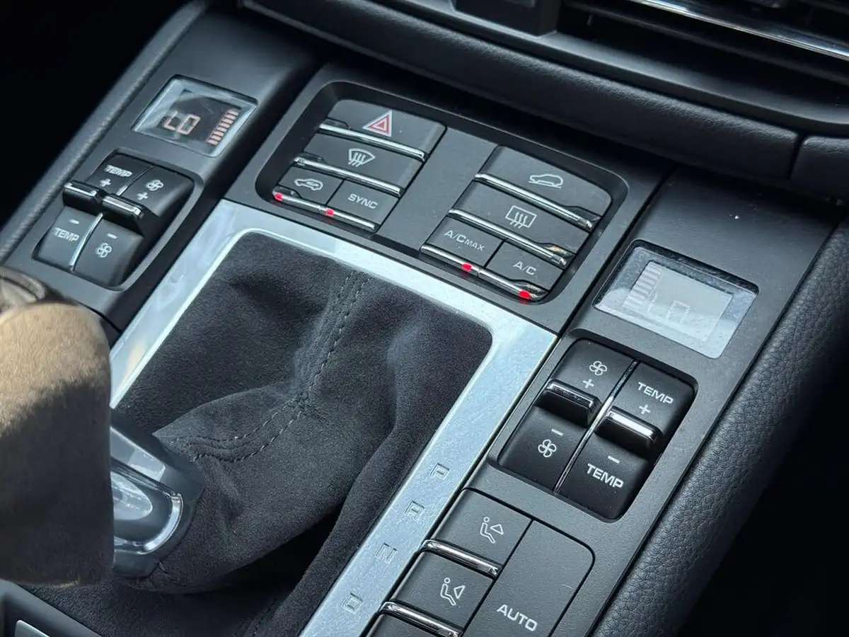 2021-porsche-macan-29-v6-gts-380ps-big-39