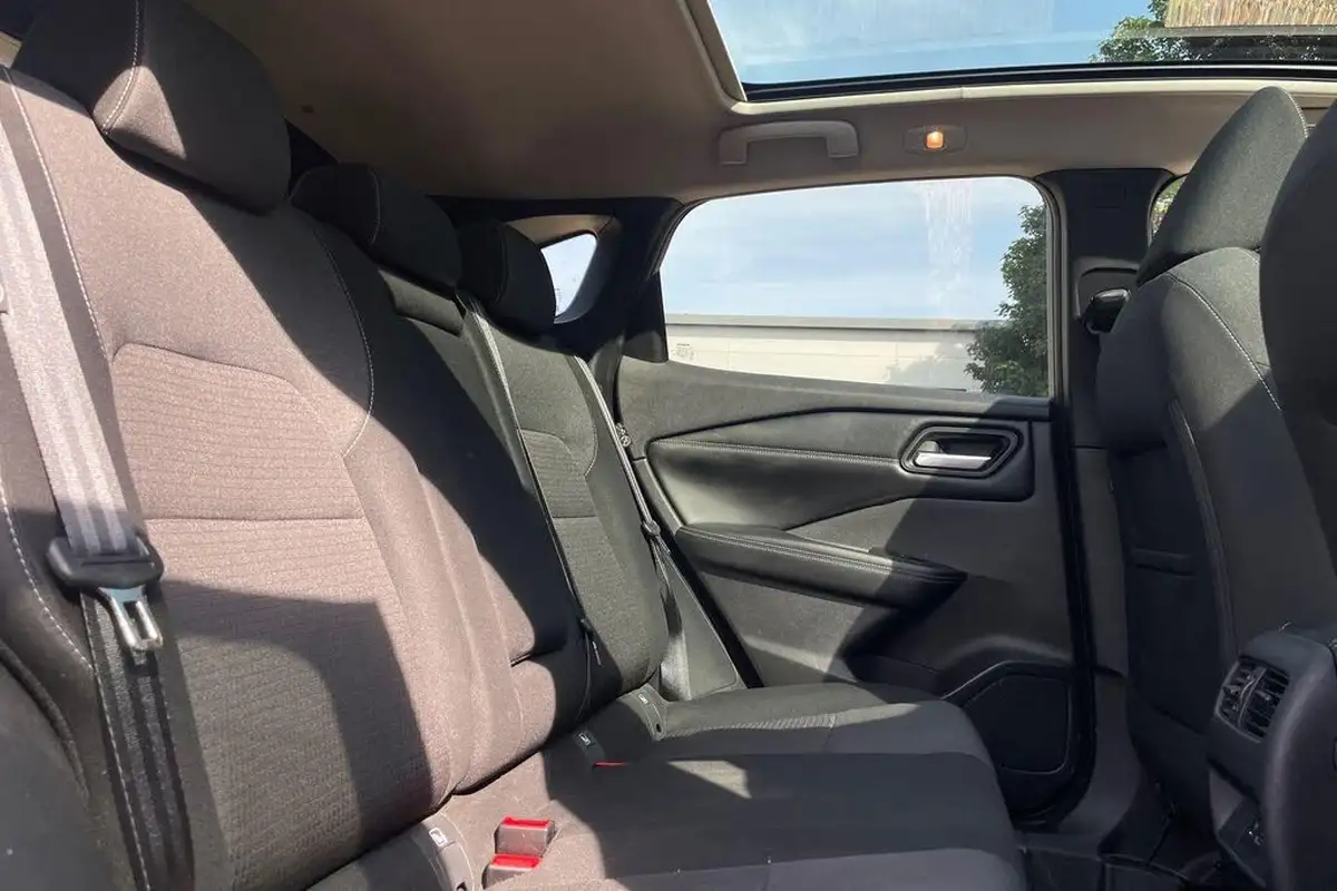 2021-nissan-qashqai-13-dig-t-premiere-edition-140ps-big-21