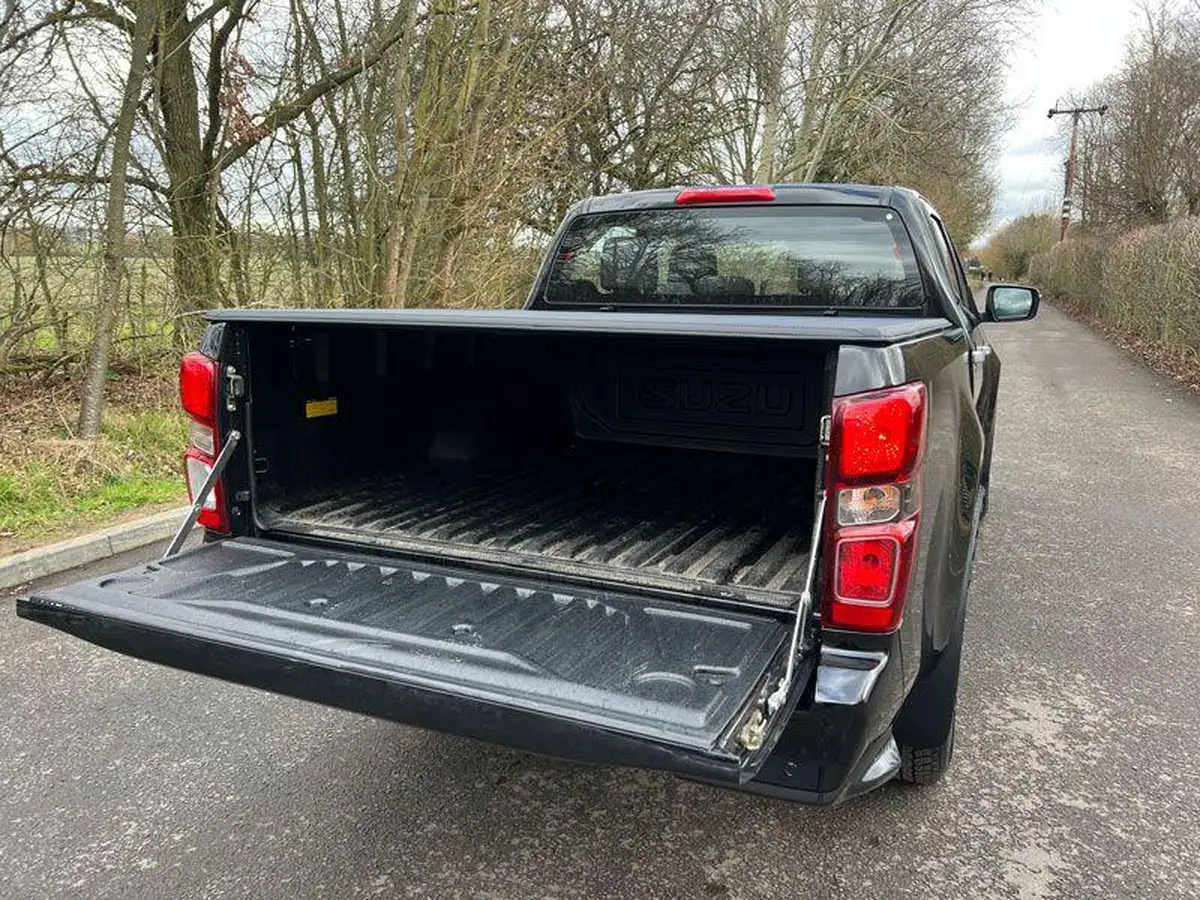 2024-isuzu-d-max-19td-dl20-double-auto-big-7