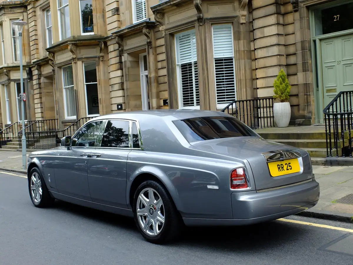 2016-rolls-royce-phantom-67-coupe-2d-big-4