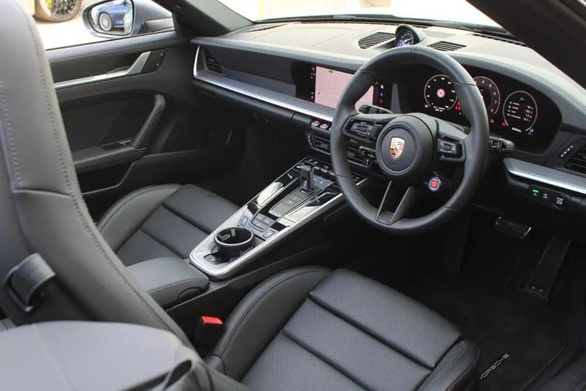 2025-porsche-911-30-carrera-394ps-cabriolet-big-16