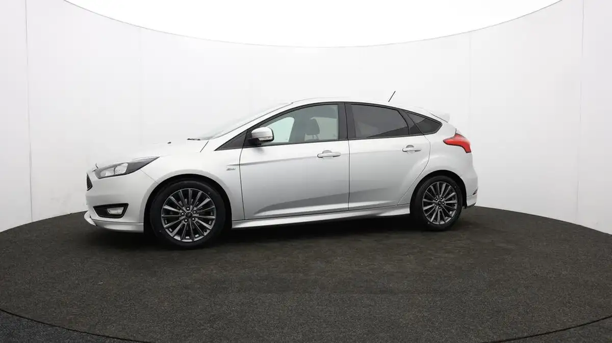 2018-ford-focus-10t-st-line-140ps-hatchback-big-68