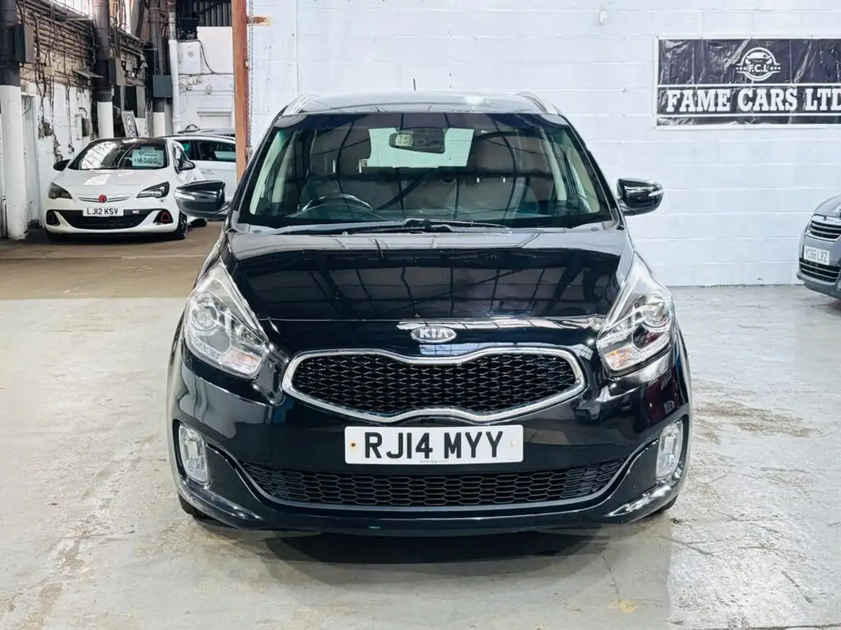 2014-kia-carens-17-crdi-2-134bhp-auto-big-1