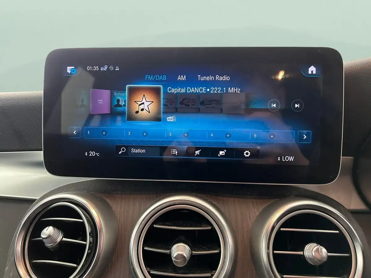 2019-mercedes-benz-glc-class-20d-glc220d-amg-line-station-wagon-5d-4matic-plus-big-29