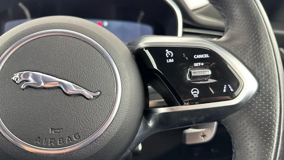 2021-jaguar-f-pace-20-d200-r-dynamic-se-mhev-big-19