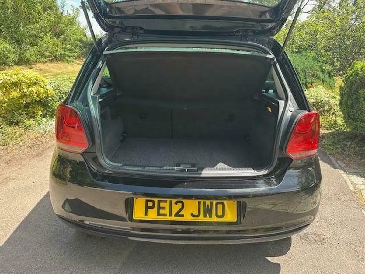 2012-volkswagen-polo-12-match-60ps-3d-big-9