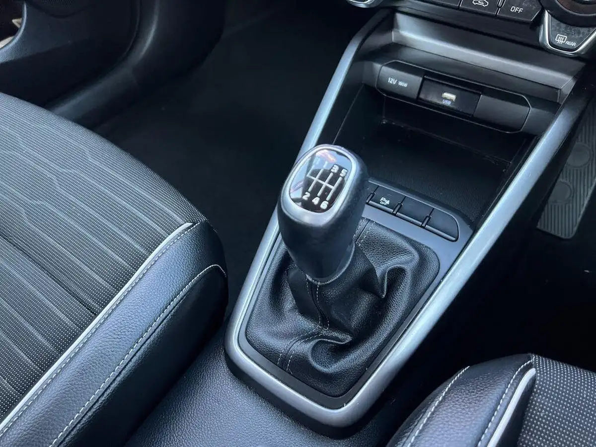 2023-kia-stonic-10-t-gdi-gt-line-118bhp-48v-big-17