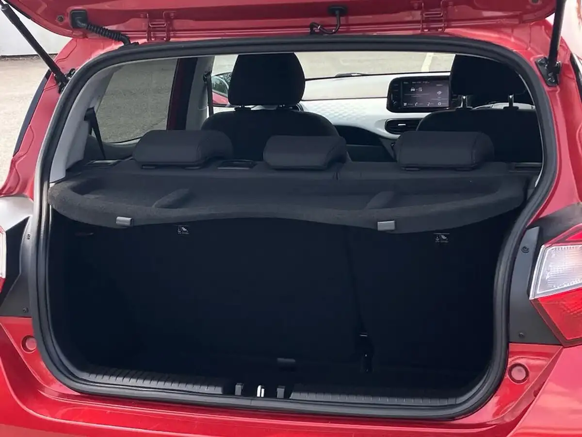 2022-hyundai-i10-10-premium-big-22