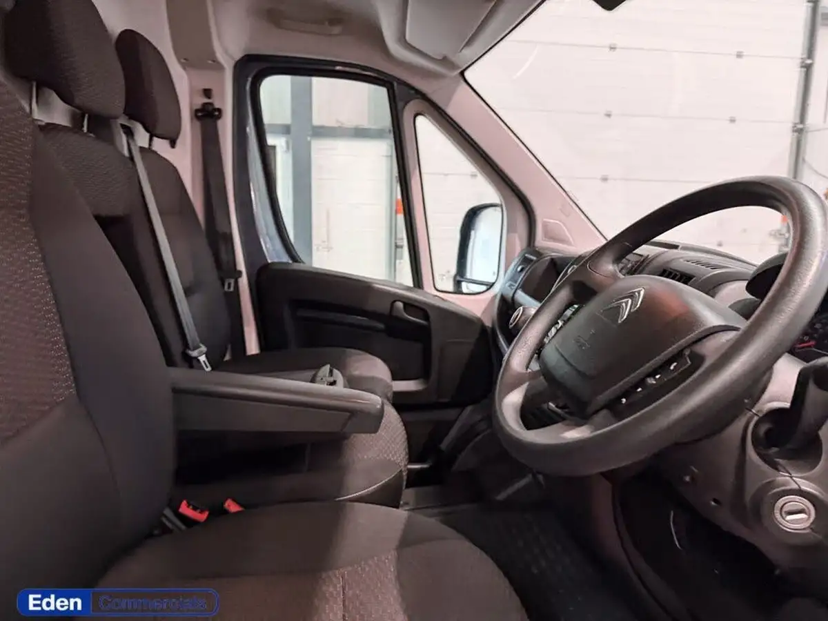 2022-citroen-relay-22bluehdi-35-l3h2-enterprise-panel-big-13