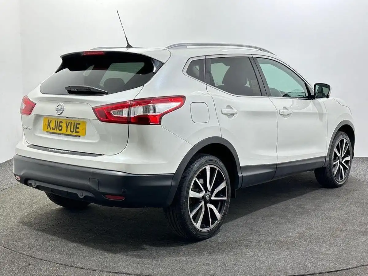 2016-nissan-qashqai-15dci-tekna-big-7