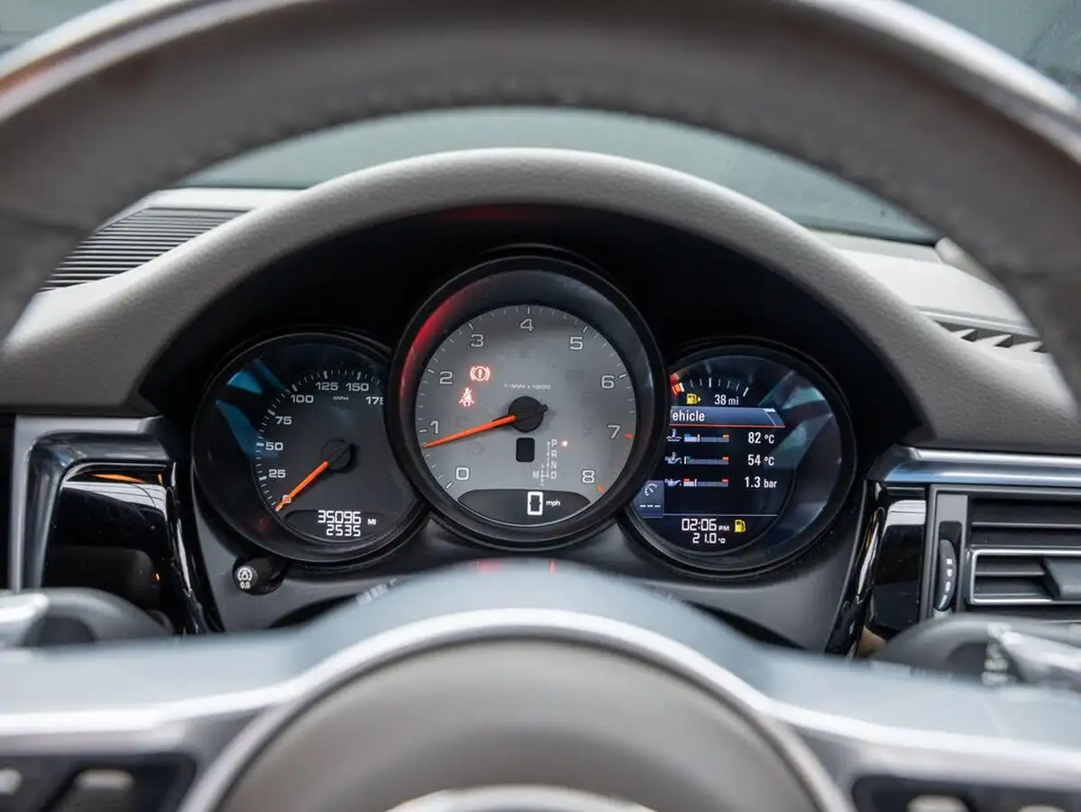 2020-porsche-macan-30-v6-s-big-34