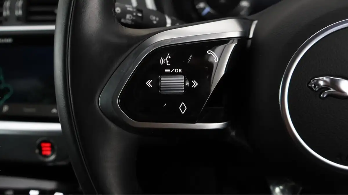 2022-jaguar-i-pace-ev400-hse-black-big-24