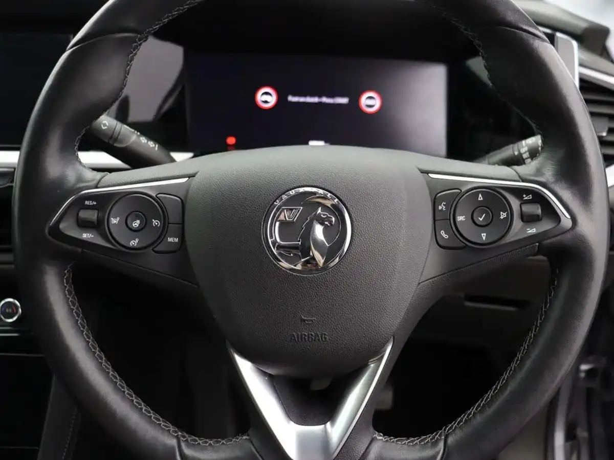 2022-vauxhall-grandland-12-elite-big-35