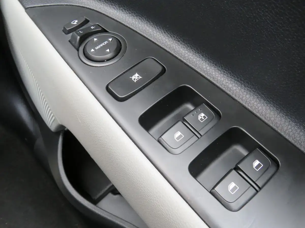 2022-kia-stonic-10-t-gdi-connect-big-22