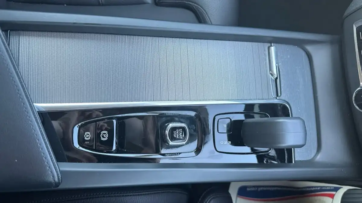 2022-volvo-xc60-20-b5-plus-big-31