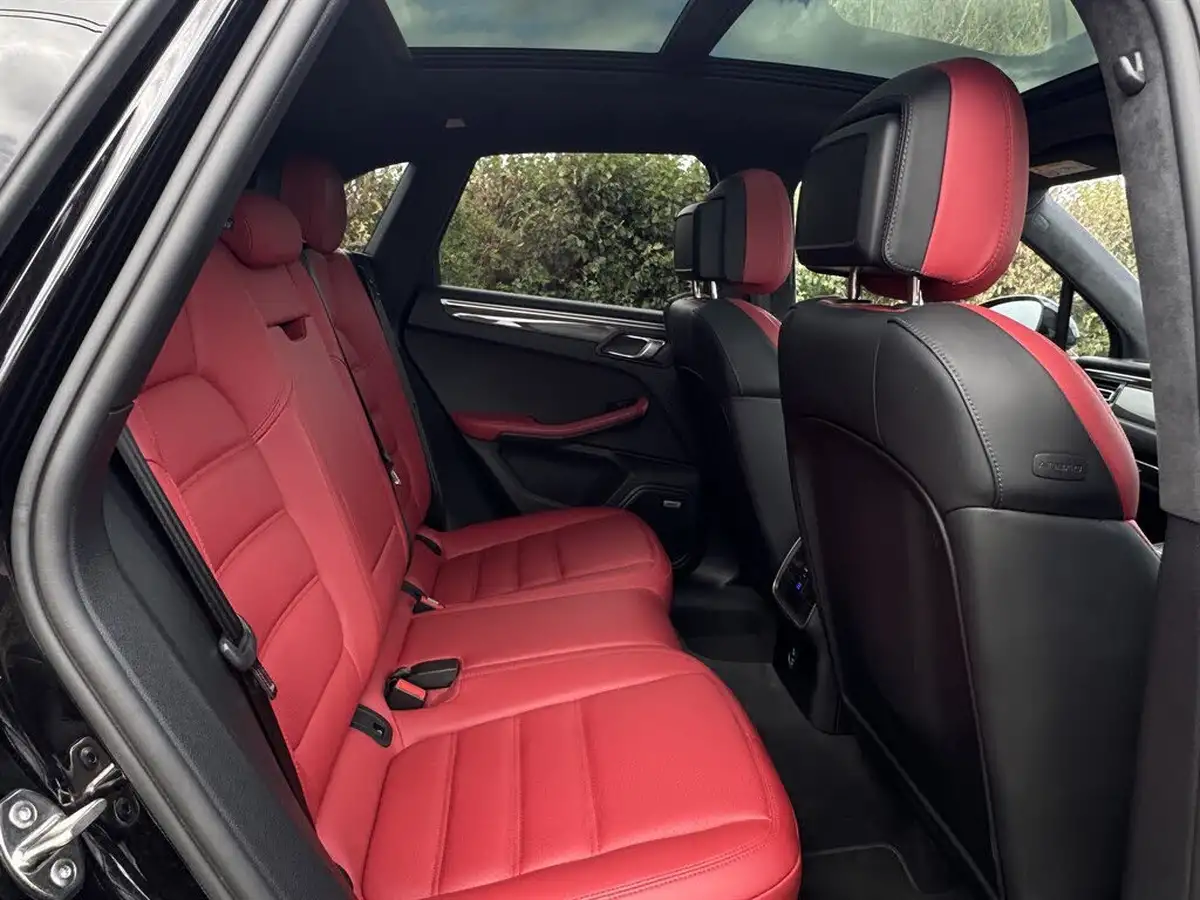 2021-porsche-macan-29-turbo-big-15