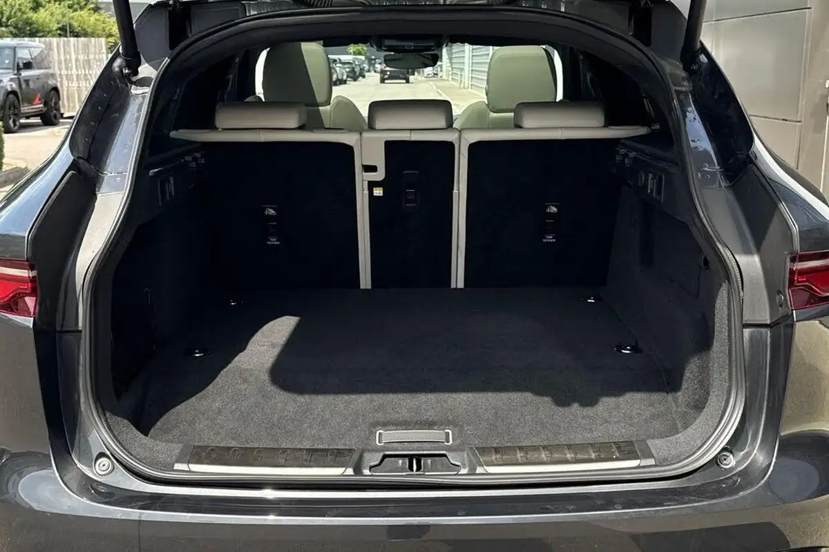 2023-jaguar-f-pace-20-p250-r-dynamic-se-black-big-31