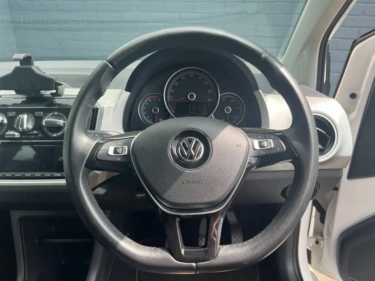 2017-volkswagen-up-10-high-up-75ps-5d-big-26