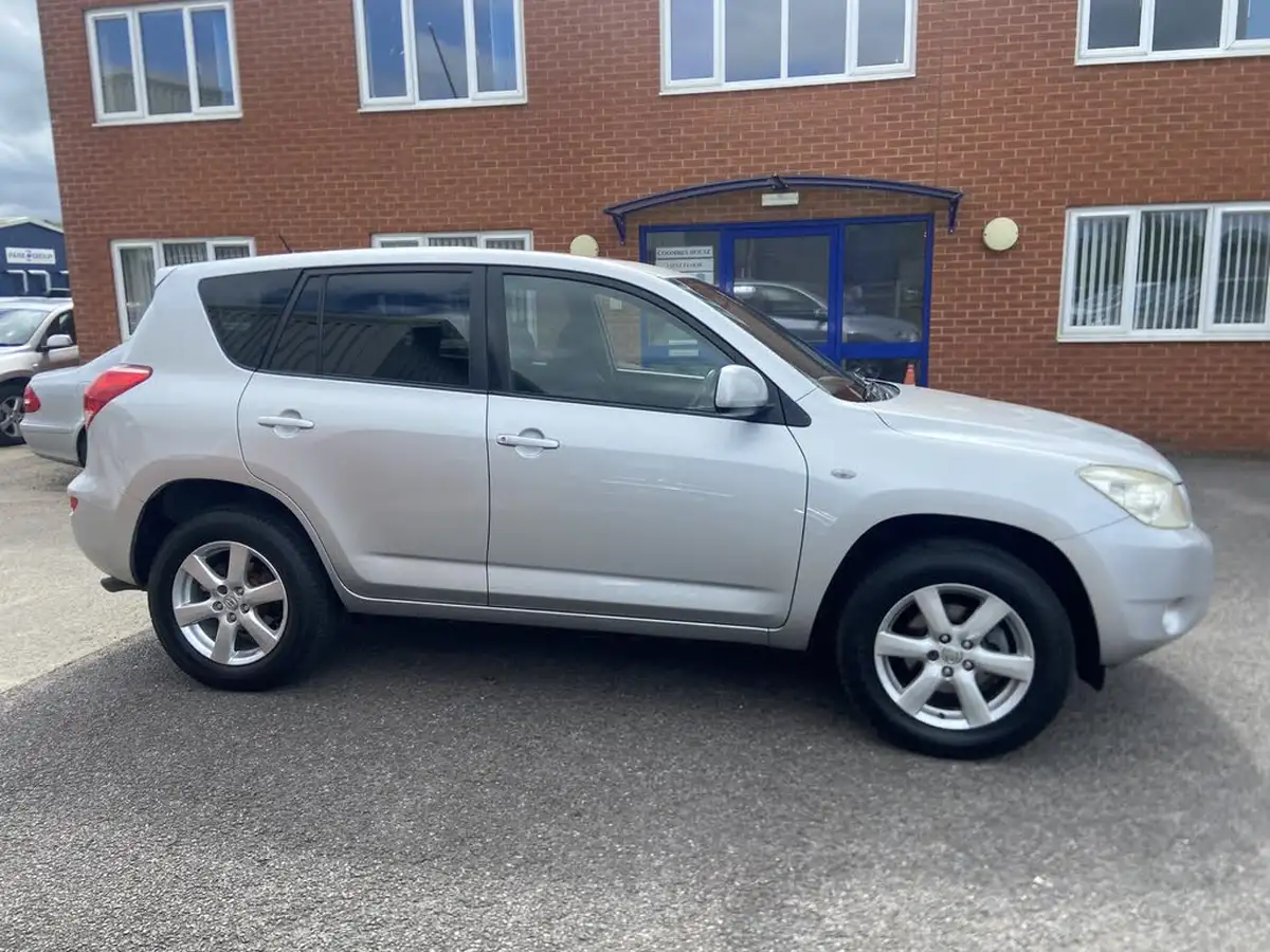 2008-toyota-rav4-20-xt-r-big-8