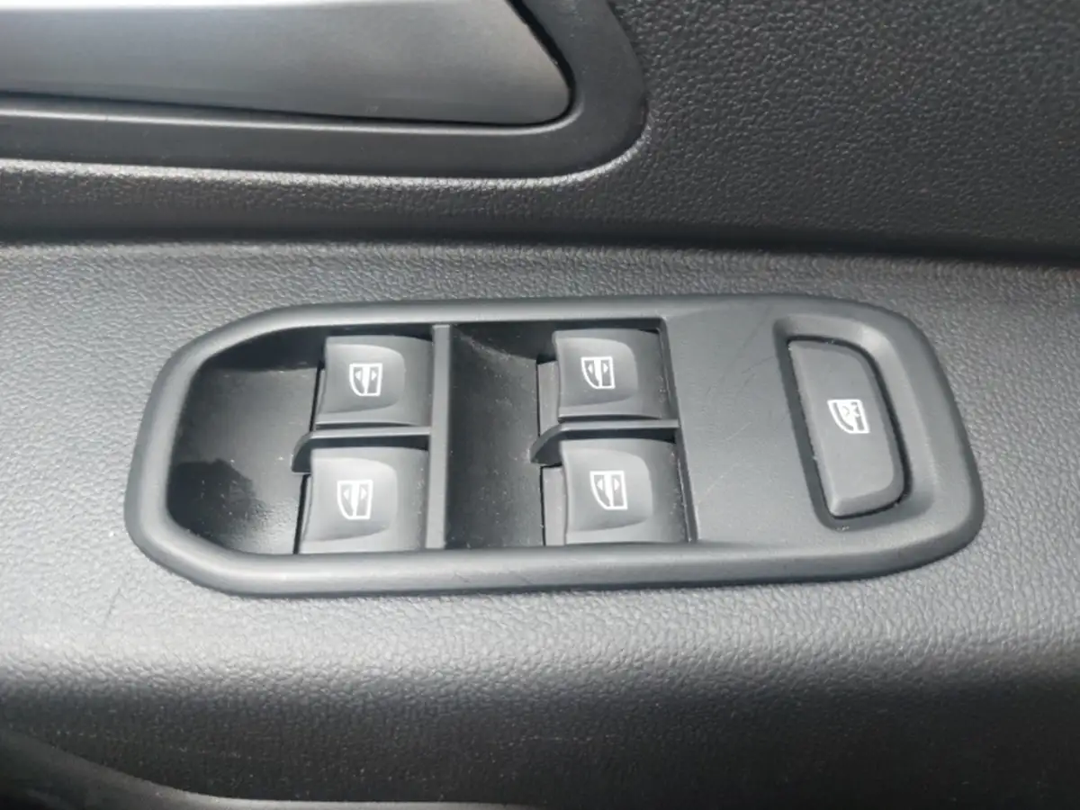 2023-dacia-sandero-10-tce-expression-90bhp-big-13