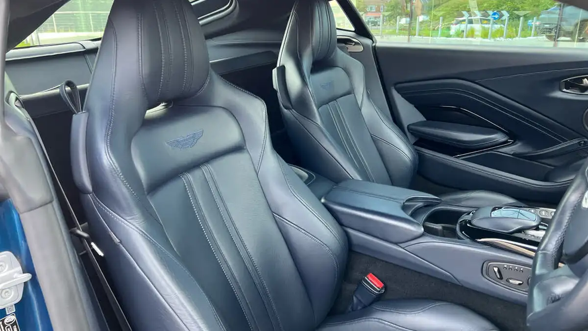 2019-aston-martin-vantage-40-v8-vantage-big-10