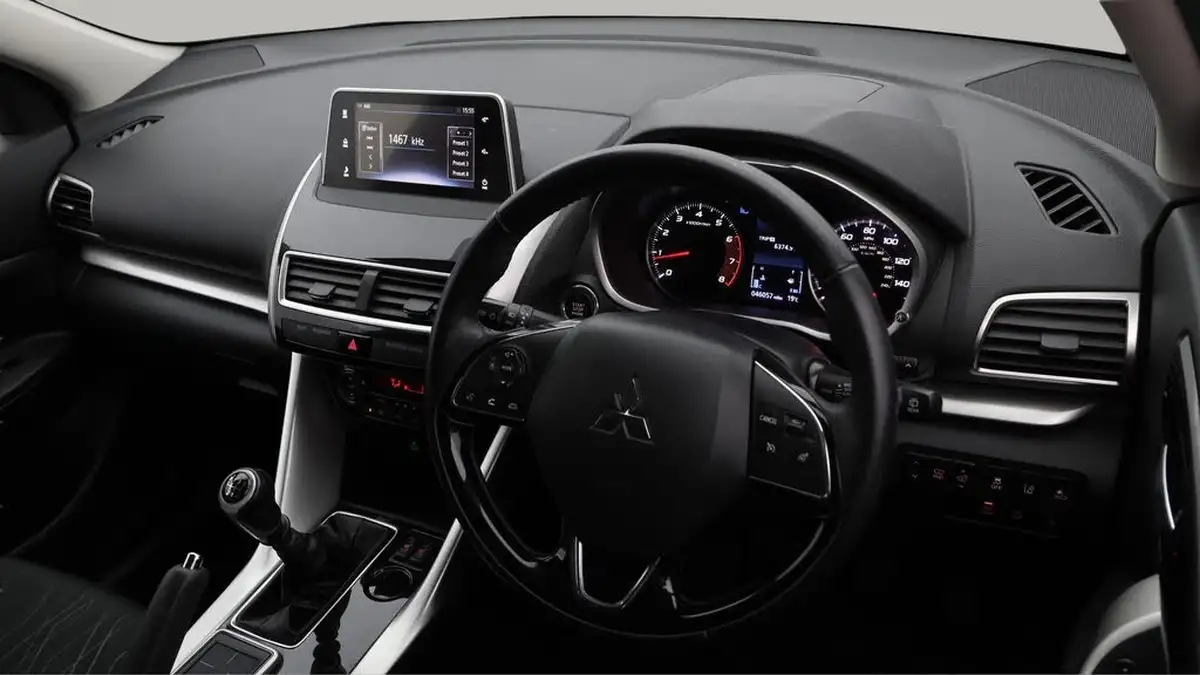 2021-mitsubishi-eclipse-cross-15-4-big-9