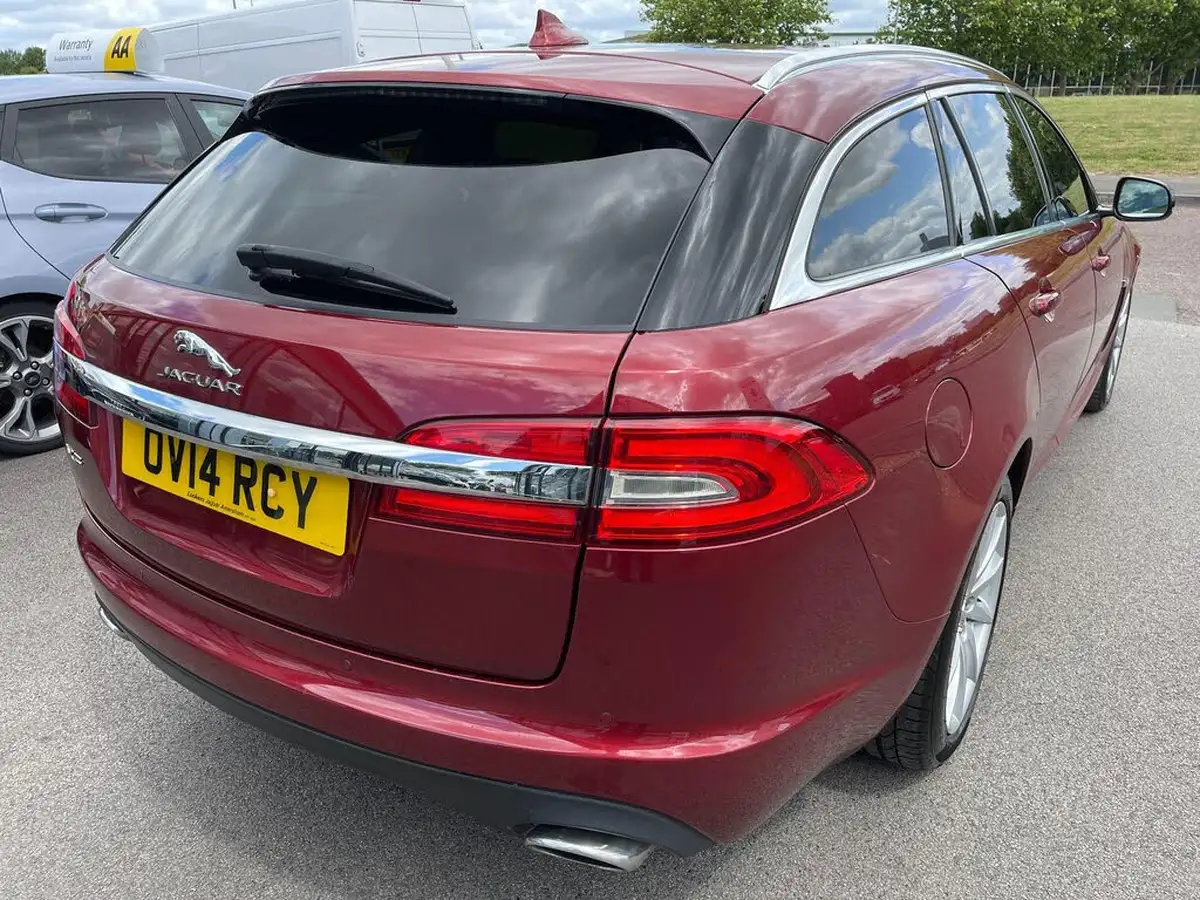 2014-jaguar-xf-30td-premium-luxury-sportbrake-5d-big-51