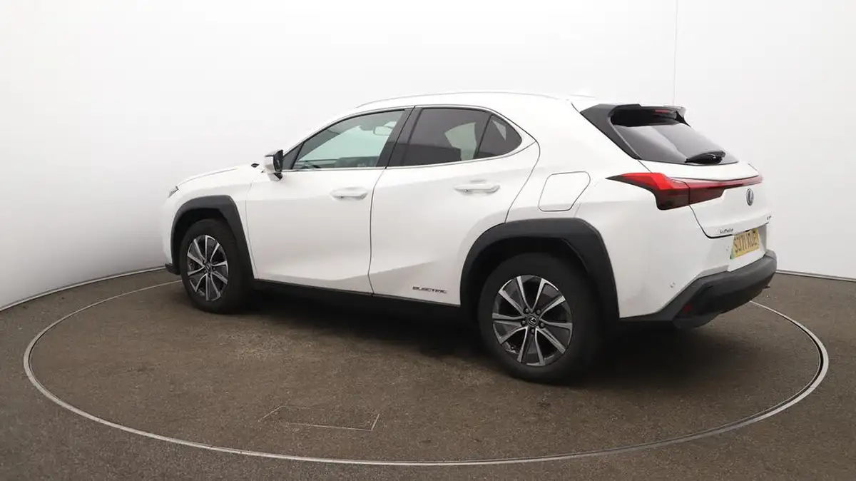 2021-lexus-ux-300e-e-ux-big-35