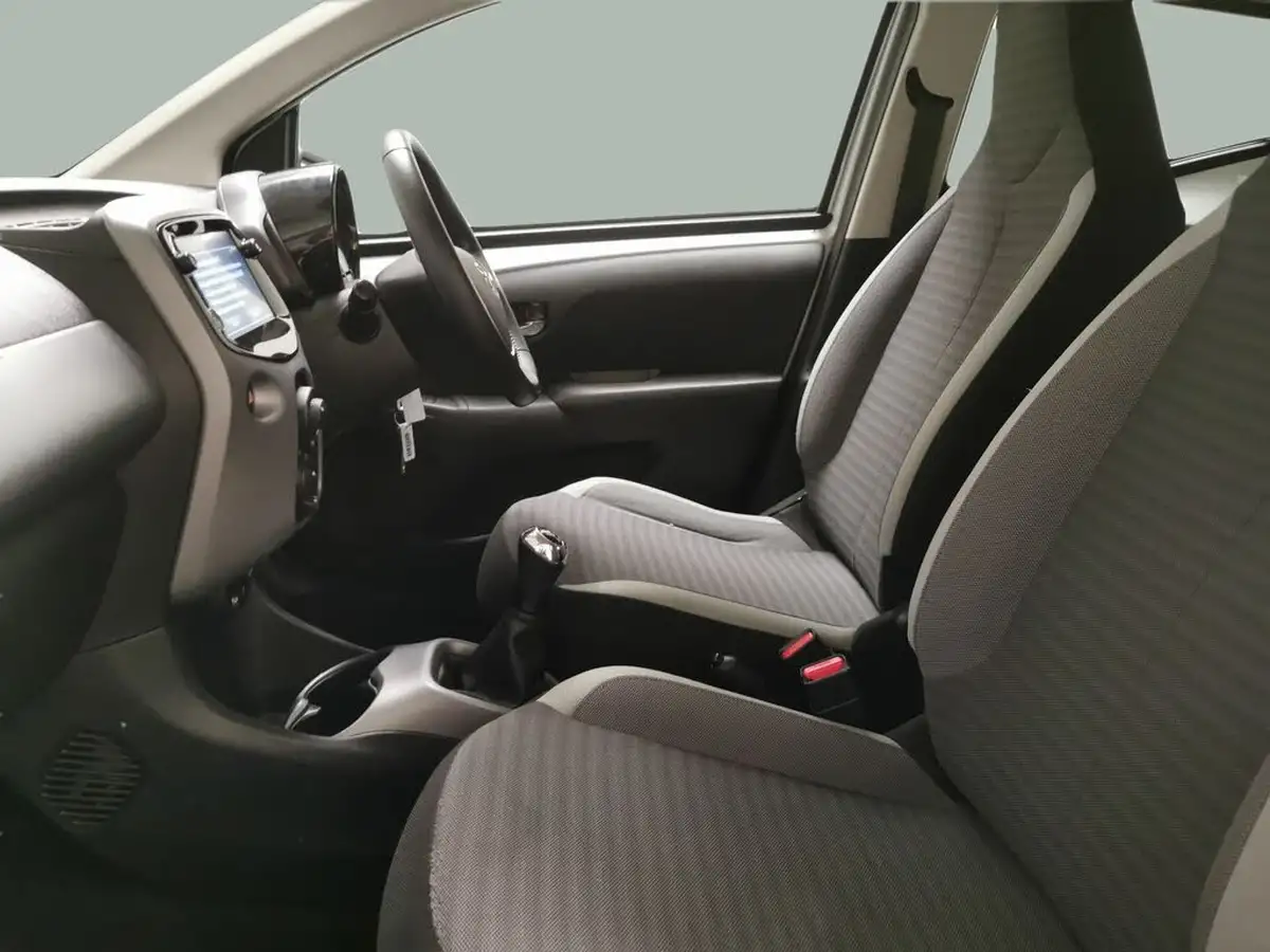2020-toyota-aygo-10-vvt-i-x-play-big-3