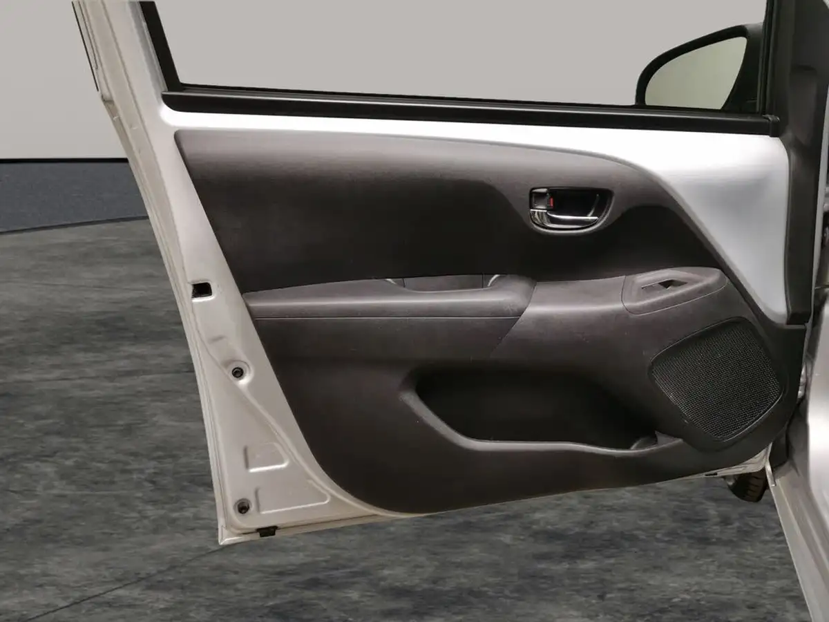 2020-toyota-aygo-10-vvt-i-x-play-big-31